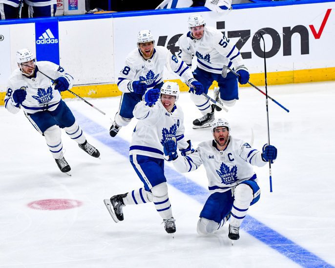 Yeah, this shot by <a href="/allasyn_lieneck/">Allasyn Lieneck</a> is absolute money 💰 #LeafsForever