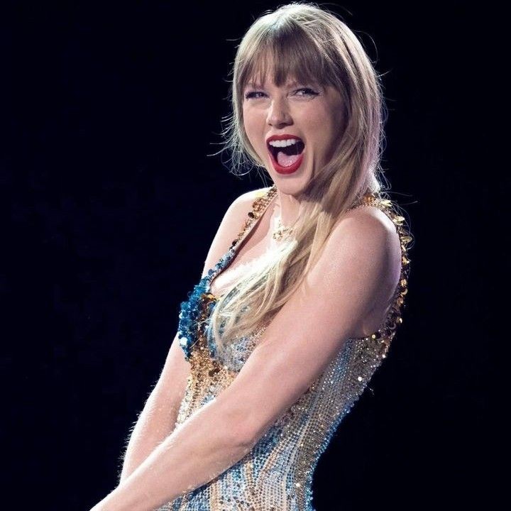 TheSwiftSociety's tweet photo. 💬| @TaylorSwift13 messing up singing "Gorgeous"

“holy 𝘴𝘩𝘪𝘵 i practiced this all day!” https://t.co/4jt1cU3Shx
