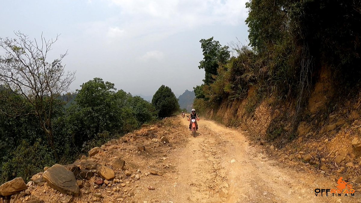 vietnamriders1's tweet photo. When riders cruise on this kind of road, they will know what bike is the best for touring. 💯
📲 https://t.co/hVu6MTaCPR
#bumpyroad #bestfortouring #keepriding #vietnam #xuhuong2023 #trending2023 #motorbike #moto #tour #rental #honda #XR250 #XR150L #CRF150L #CRF250L #CRF300L https://t.co/z6lRHDCypE