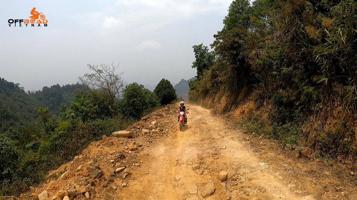 vietnamriders1's tweet photo. When riders cruise on this kind of road, they will know what bike is the best for touring. 💯
📲 https://t.co/hVu6MTaCPR
#bumpyroad #bestfortouring #keepriding #vietnam #xuhuong2023 #trending2023 #motorbike #moto #tour #rental #honda #XR250 #XR150L #CRF150L #CRF250L #CRF300L https://t.co/z6lRHDCypE