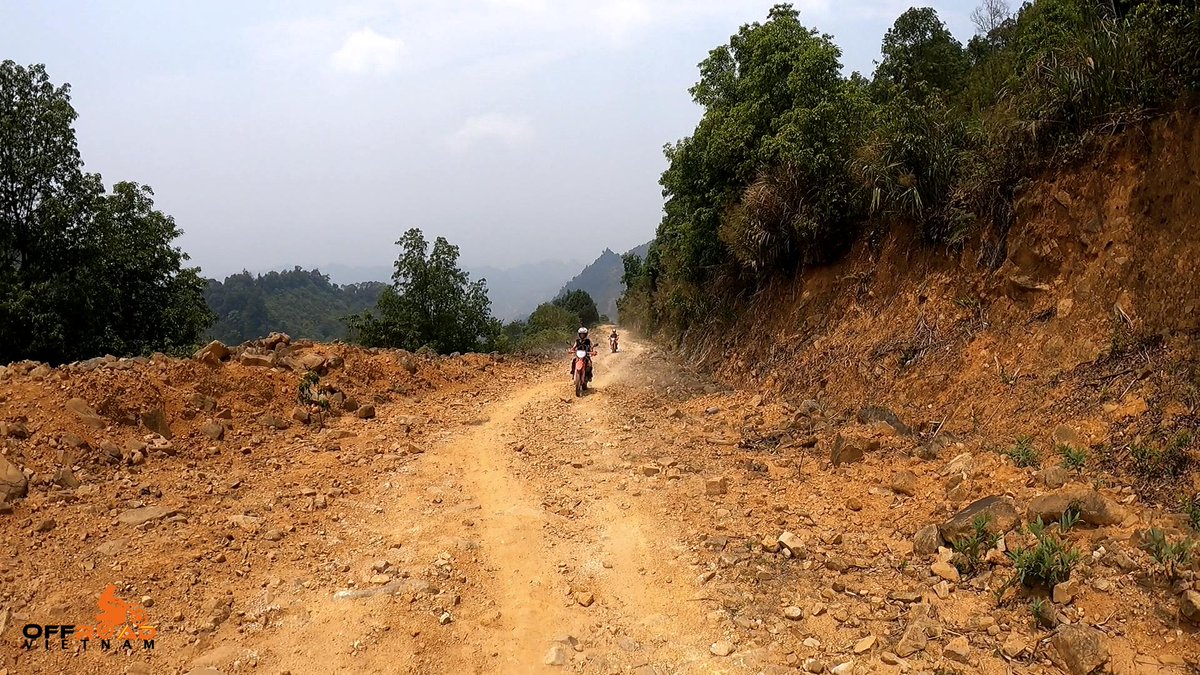 vietnamriders1's tweet photo. When riders cruise on this kind of road, they will know what bike is the best for touring. 💯
📲 https://t.co/hVu6MTaCPR
#bumpyroad #bestfortouring #keepriding #vietnam #xuhuong2023 #trending2023 #motorbike #moto #tour #rental #honda #XR250 #XR150L #CRF150L #CRF250L #CRF300L https://t.co/z6lRHDCypE