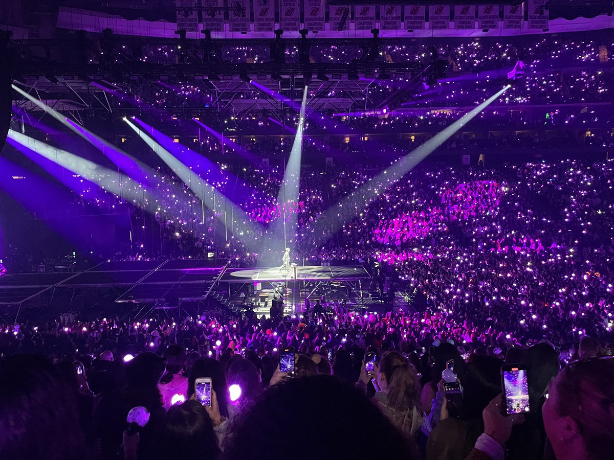 jimin dreamed about this and now he actually witnessed it, his suga hyung doing solo work in between the colorful lights.