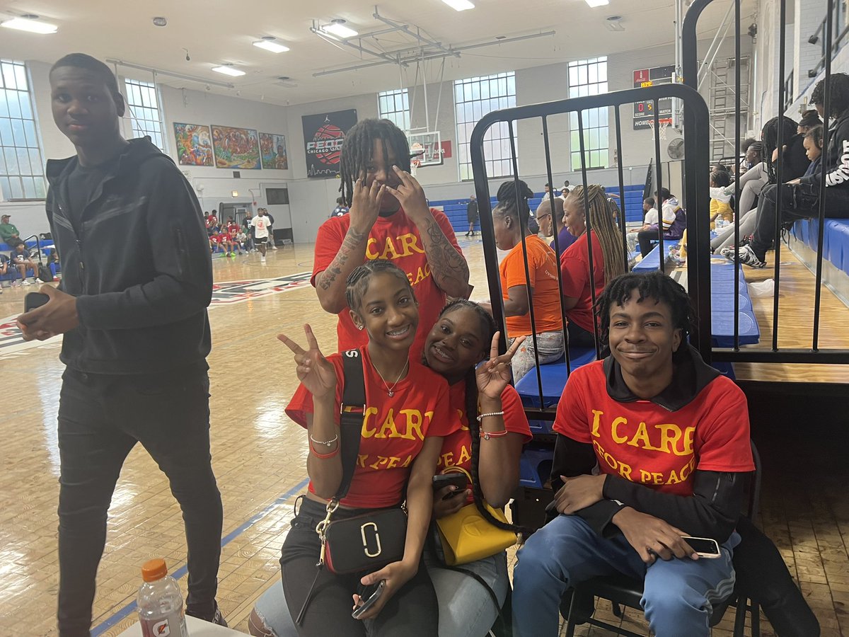 BeBraveChicago's tweet photo. Today we hosted our annual “Hoops For Peace” youth basketball tournament for the youth and community to kick off our yearly peace campaign: I Care For Peace! ~ let em’ see the real Chicago! https://t.co/acO2EjJ0R6