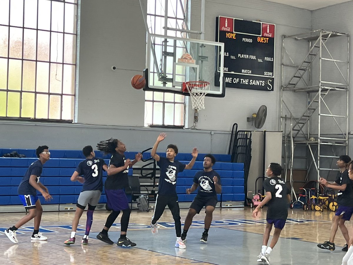 BeBraveChicago's tweet photo. Today we hosted our annual “Hoops For Peace” youth basketball tournament for the youth and community to kick off our yearly peace campaign: I Care For Peace! ~ let em’ see the real Chicago! https://t.co/acO2EjJ0R6