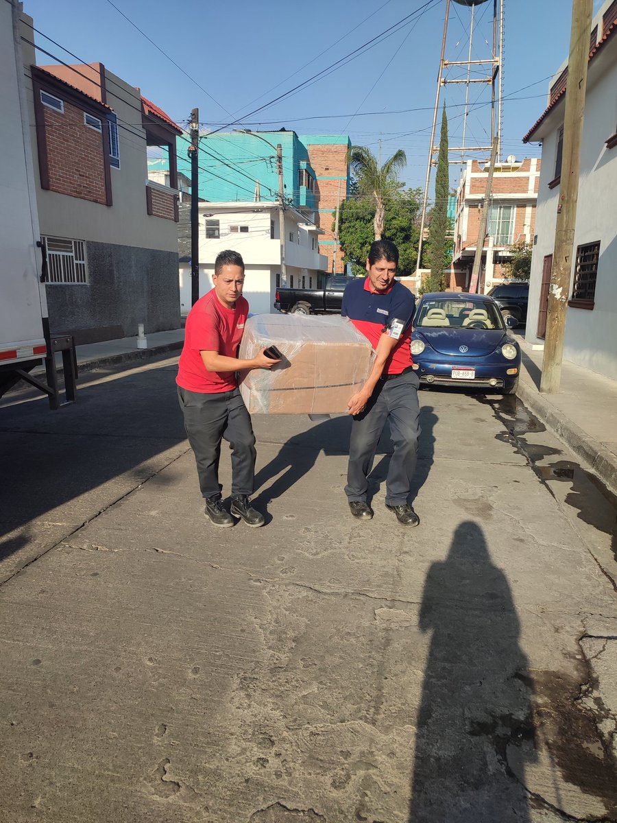 candelamosh's tweet photo. Este paquete viene desde USA, es un donativo de hilos para seguir bordando a los desaparecidos de Familiares Caminando por Justicia
#artivismo #defensorasdh #Mexico #MexicoCitySeries https://t.co/a22OUsKqb3