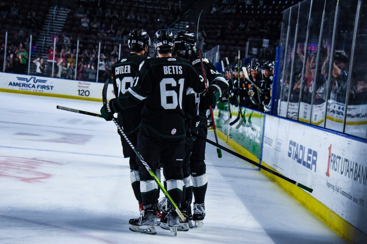 UtahGrizzlies's tweet photo. Time to defend our house 🏠 https://t.co/wmAAUGblpp