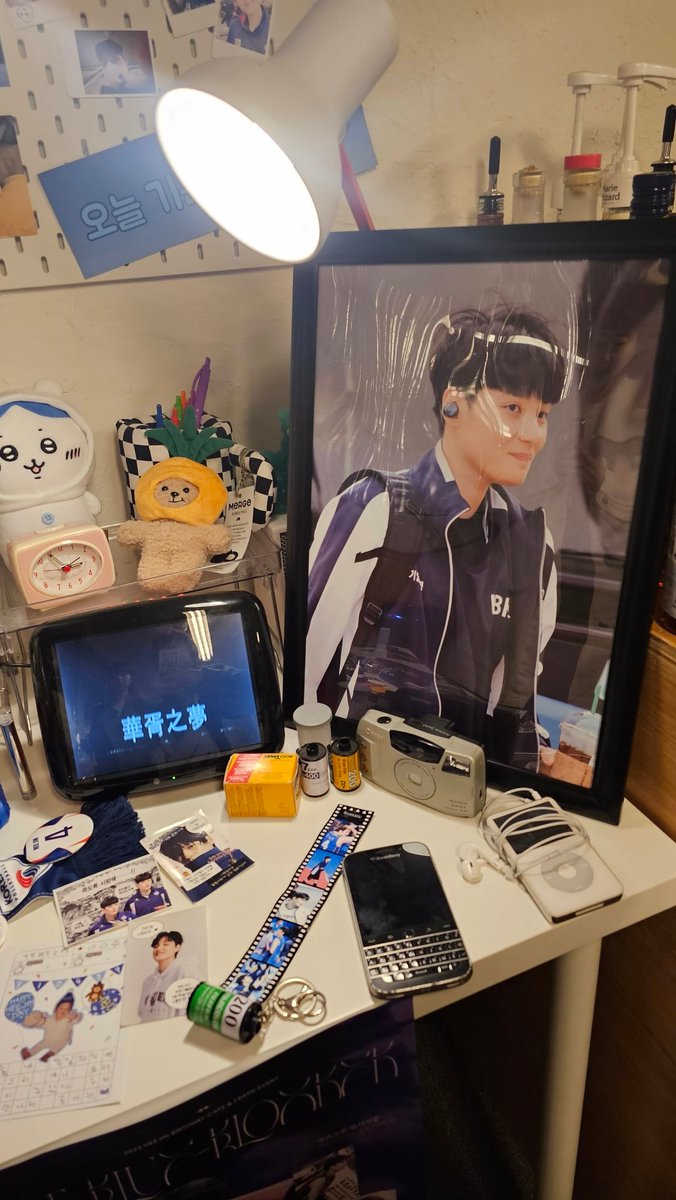 __pruna's tweet photo. 🔹️하이타운서울

입구부터 힙했던 곳! 음료도 차별화되있고 희진듀스도 재미졌고 공간자체가 너무 예쁘게 꾸며져있어서 셀카도 찍고 오래된 모니터로 송출되는 히진도 보고! 꼬물이 히진도 봐서 좋았어요!

#기업은행에서_4번_김희진이가_하여튼_오늘_생일이곰
#HAPPY_HEEJIN_DAY https://t.co/53djVXDgQ0