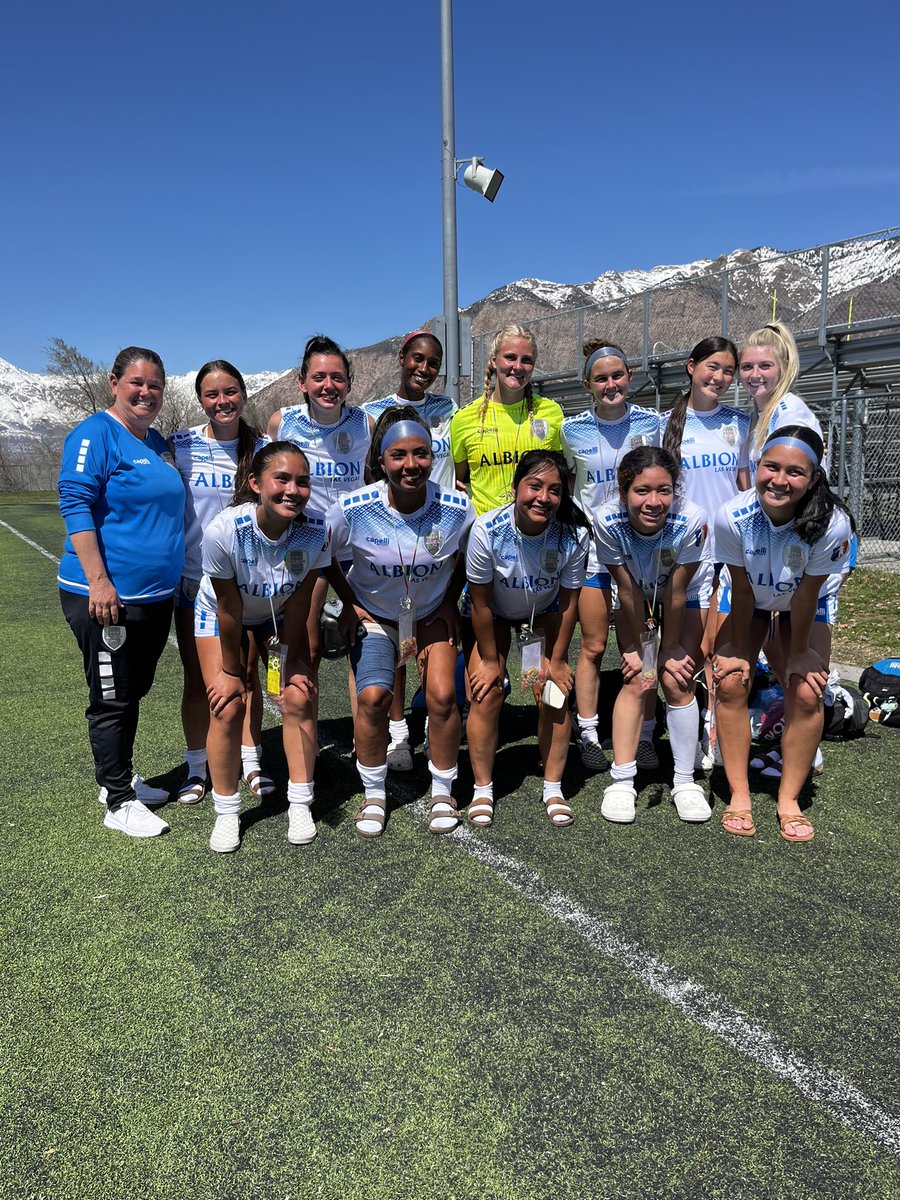 payton_cosier's tweet image. Back in the beautiful state of Utah, playing one last game with my 05 sisters before they all go off to college🥲 I love my albion girls! Thank you Coach Amanda for having me❤️ #AlbionLasVegas #GA #cryinginside