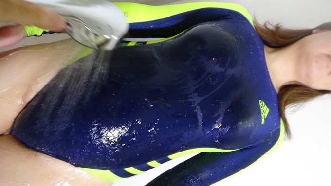 昨日、今日と、新作動画作品の編集作業。
地獄のモザイク編集もなんとか終わり、現在データ書き出しのための待ち時間で、しばし休憩中。
撮影自体はかなり以前に完了していたけれど、諸事情で、編集を先送りしてたもの。
AV新法施行前の案件なので、完成次第即リリースする。
添付はその一部。 