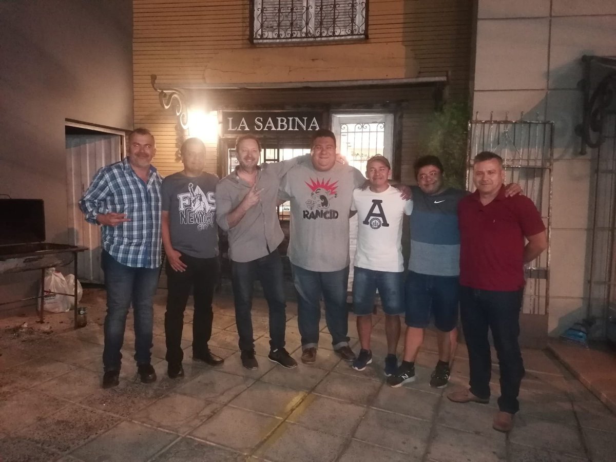 Esta noche le metimos cena despedida de nuestra CD saliente, agradecido con los amigos que apoyaron y los colegas de otros paises que confiaron en nosotros, le deseamos el mejor de los éxitos a la próxima CD y que sigamos creciendo como Asociación.
