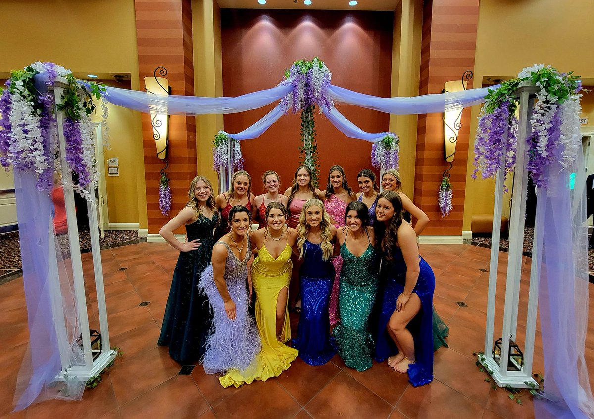 TriadHighSchool's tweet photo. "A Knight to Remember" with Triad Soccer, Cheer, and Softball
#THSprom2023 https://t.co/BC0zPxGIpP