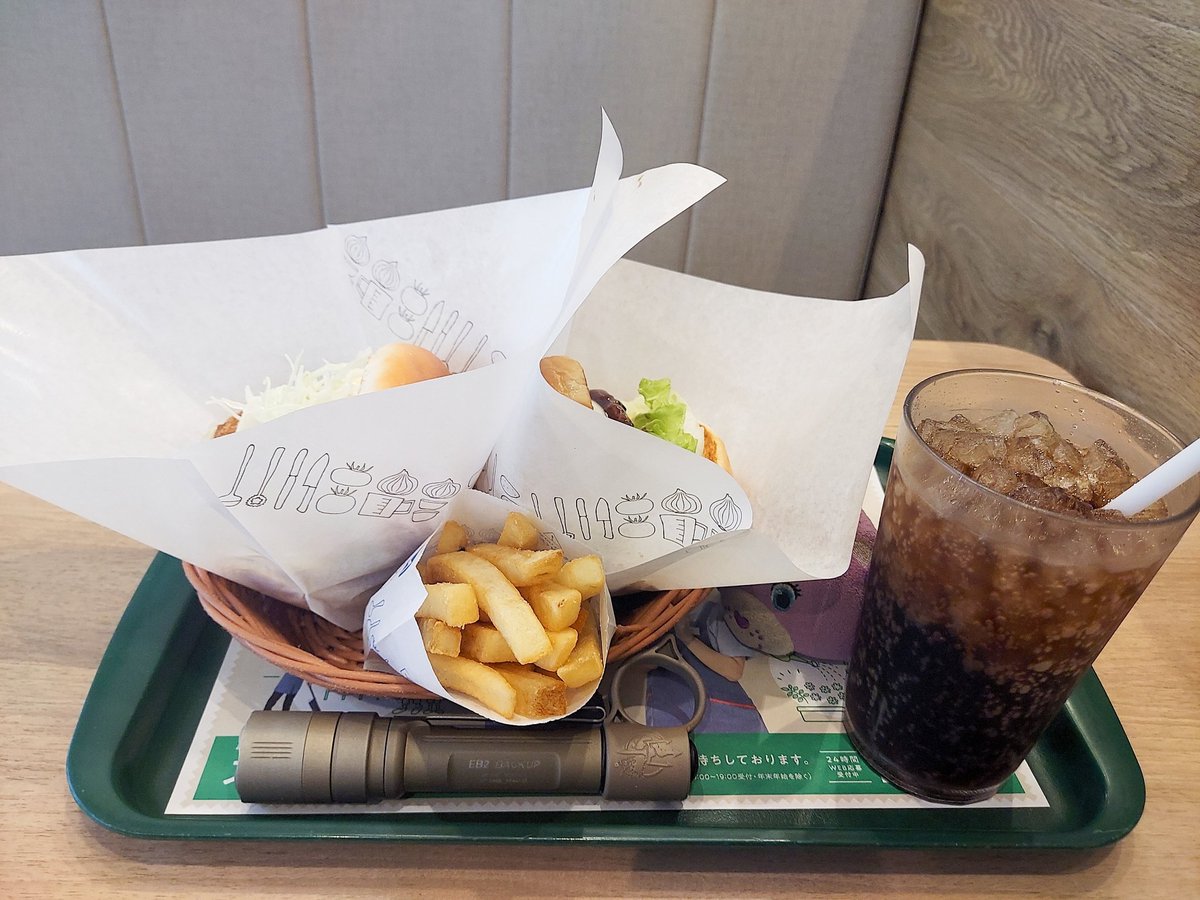 hg4eHPzmvVIEmWD's tweet photo. モスバーガー🍔🍴🦸(´-(ェ)-`;)♥️
#ライトアンドフード #SUREFIRE #EB2 #BackUp #Thyrim #Swichback #シュアファイア https://t.co/hHidOZQEXd