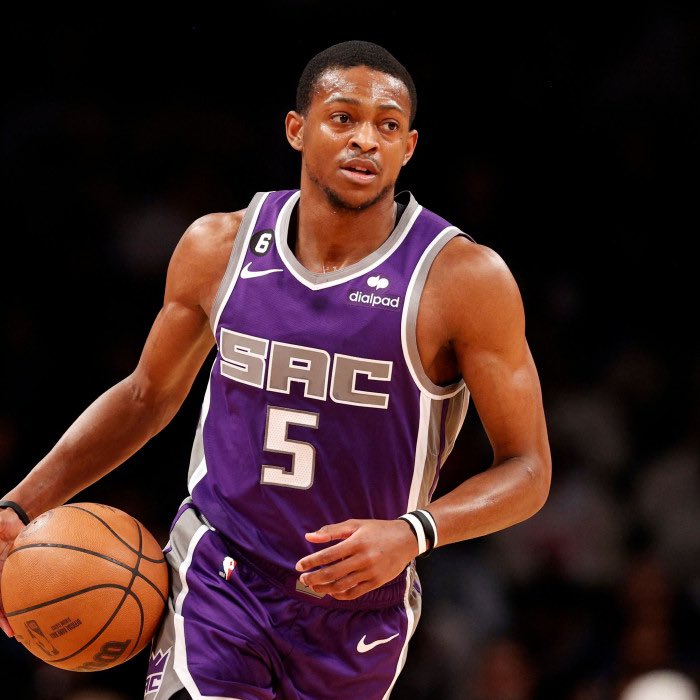 Charles Barkley:

“The Sacramento Kings are going to the Conference Finals.”

(via @NBAonTNT)