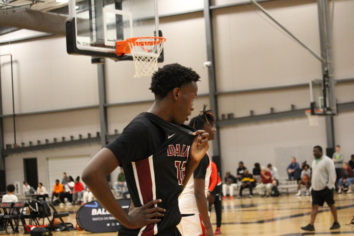 hooplikeyu's tweet photo. 6’7 combo big with great athleticism https://t.co/CAajU8zrYz