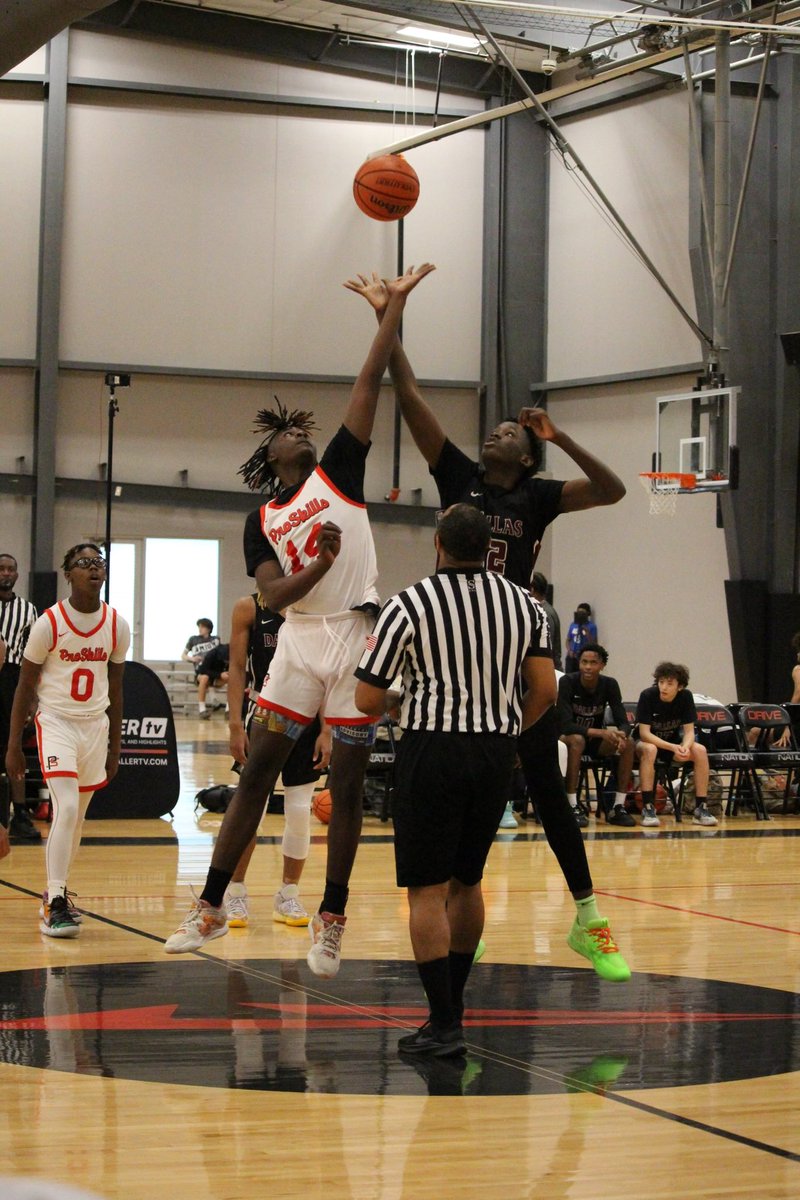 hooplikeyu's tweet photo. 6’7 combo big with great athleticism https://t.co/CAajU8zrYz