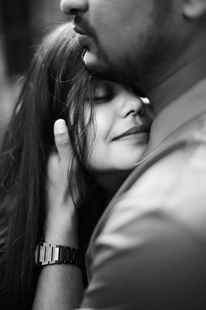 NikonIndia's tweet photo. A heartfelt moment captured in monochrome by our #NikonCreator The Royal Diaries (@theroyaldiaries1)

Nikon Z 9, AF-S NIKKOR 50mm f/1.4G
f/1.4, 1/320s, ISO 125, 50mm

#Nikon #NikonIndia #NikonZ9 #NikonMorrorless #MirrorlessCamera #MirrorlessRange #PreWeddingPhotography #NIKKOR https://t.co/qQVPzcdYKj