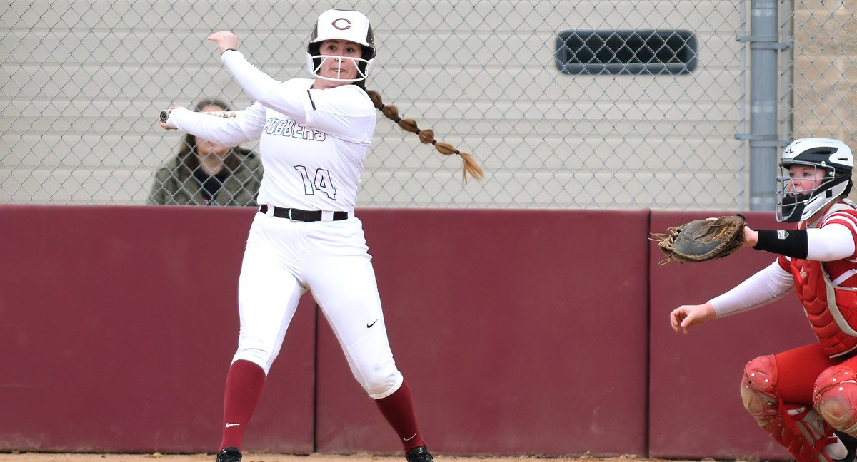 Seniors Molly Wilde &amp; Kate Wensloff⬇️ led the Cobber softball team's offense in their doubleheader at Hamline. Wilde had multiple hits in both games, including a home run, &amp; Wensloff had a 3-hit game with a double and an RBI in Game 2. 

RECAP: bit.ly/426zI2y