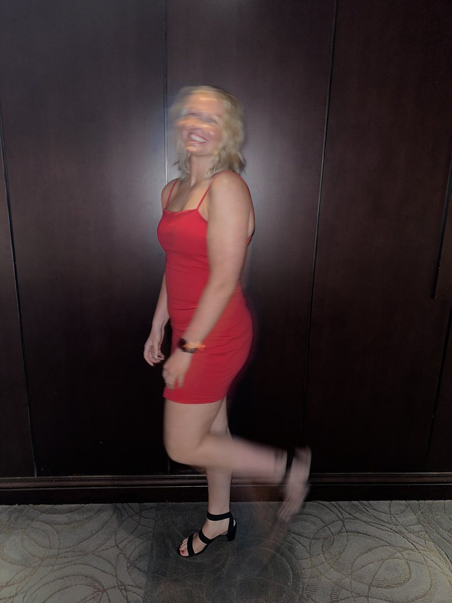 iam_emilyrose's tweet photo. high heels, red dress 👠 https://t.co/qdlyCbDgWi