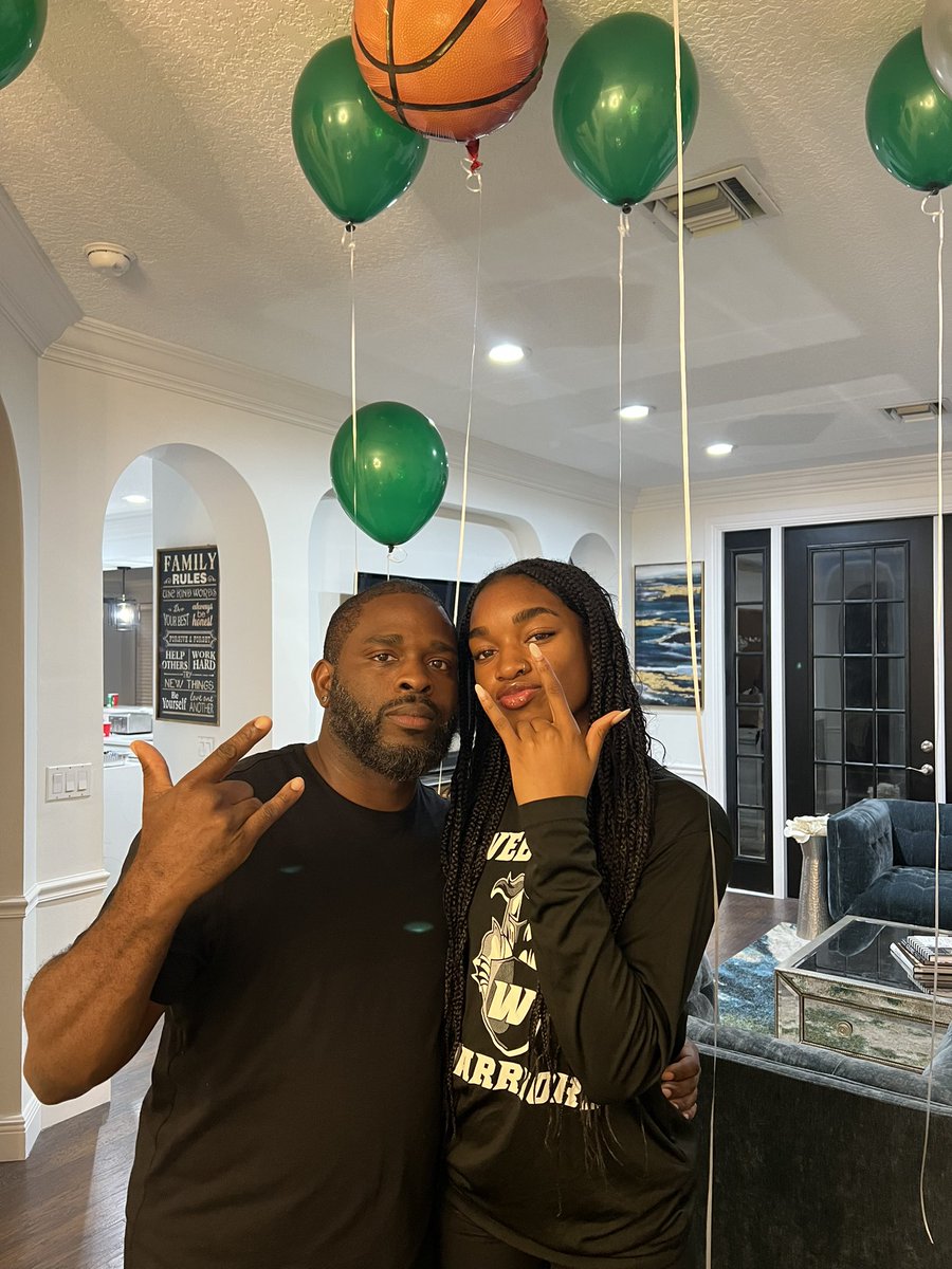 Kori_W23's tweet photo. 110% COMMITTED!!!!! 💚🖤
#Webber https://t.co/Fc6qaMsm5m