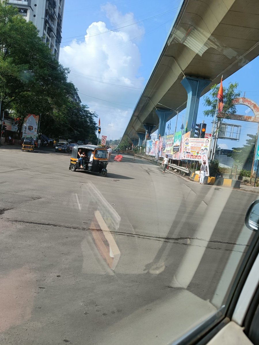priti_patkar's tweet photo. #freeway from #mankurd to #CST seems to be shut today. https://t.co/xPxLBNZUlq