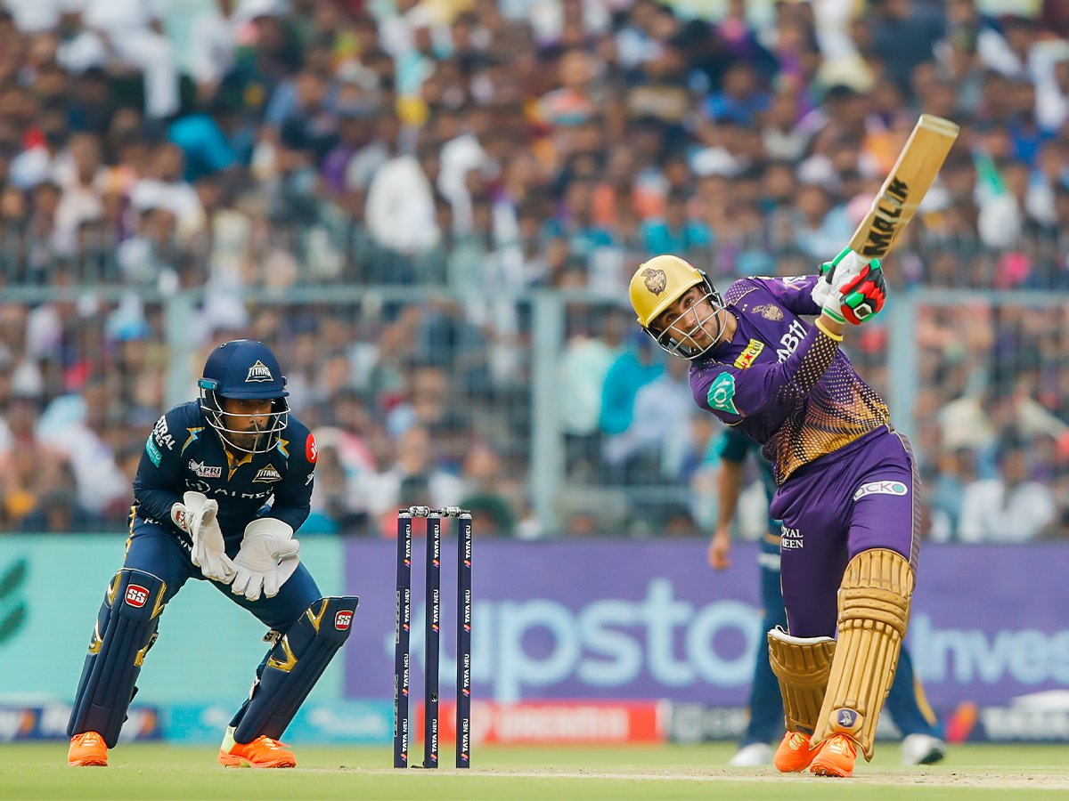 Amader Knights in action at home! 🏟️

#KKRvGT | #AmiKKR | #TATAIPL | @RGurbaz_21