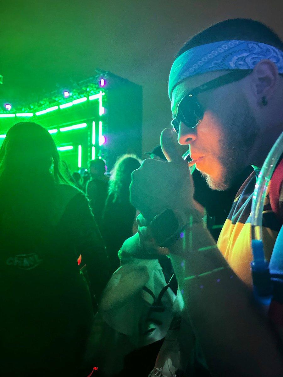 d_quique_b's tweet image. #ProjectGlow #GlowFest