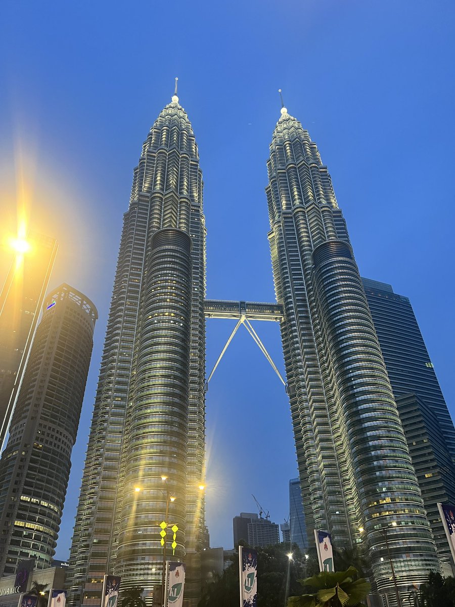rachedelight's tweet photo. Petronas Towers, Kuala Lumpur https://t.co/XZUVzMHWYO