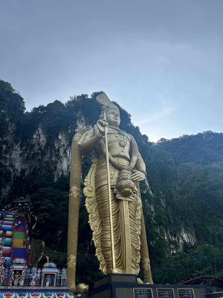 rachedelight's tweet photo. Batu Caves, KL https://t.co/9vPRUf5Tox