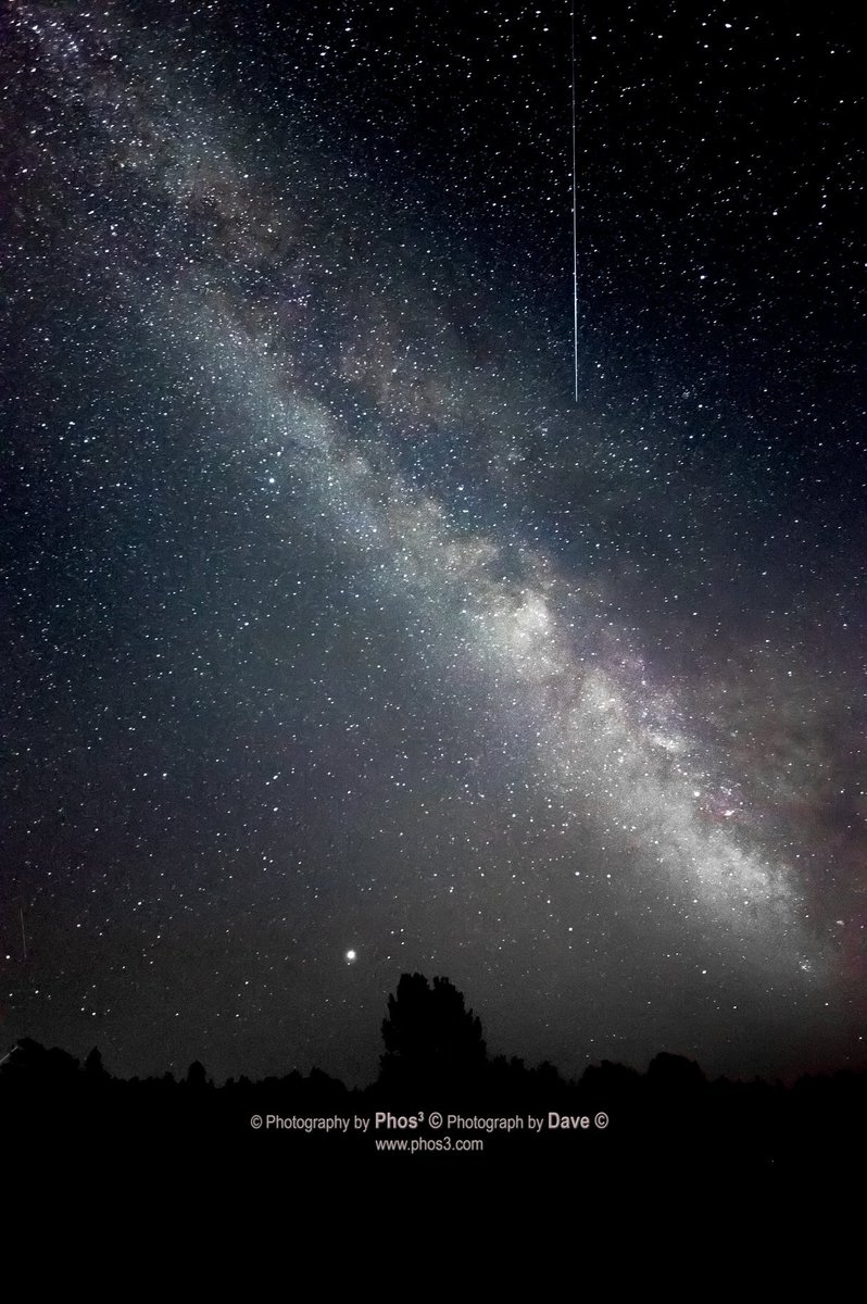 _phos3's tweet photo. #InternationalAstronomyDay
The #milkyway #Mars #Persieds Meteor https://t.co/Foi0DpsDDO