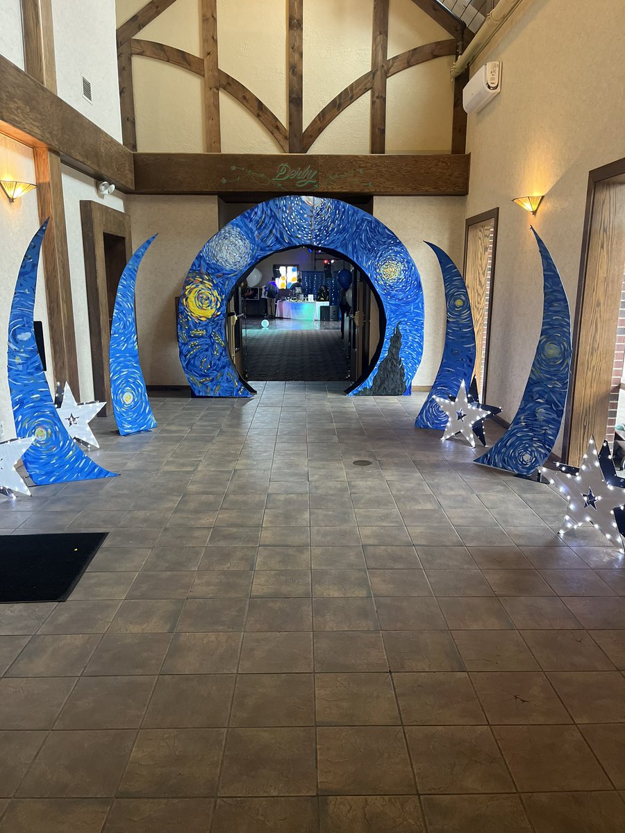 MissVarner15's tweet photo. Prom 2023 in the books ⭐️ Student Council did an amazing job prepping for today! So proud of their hard work and dedication especially creating that arch! #ourbmsa https://t.co/yAVxPG0wG4