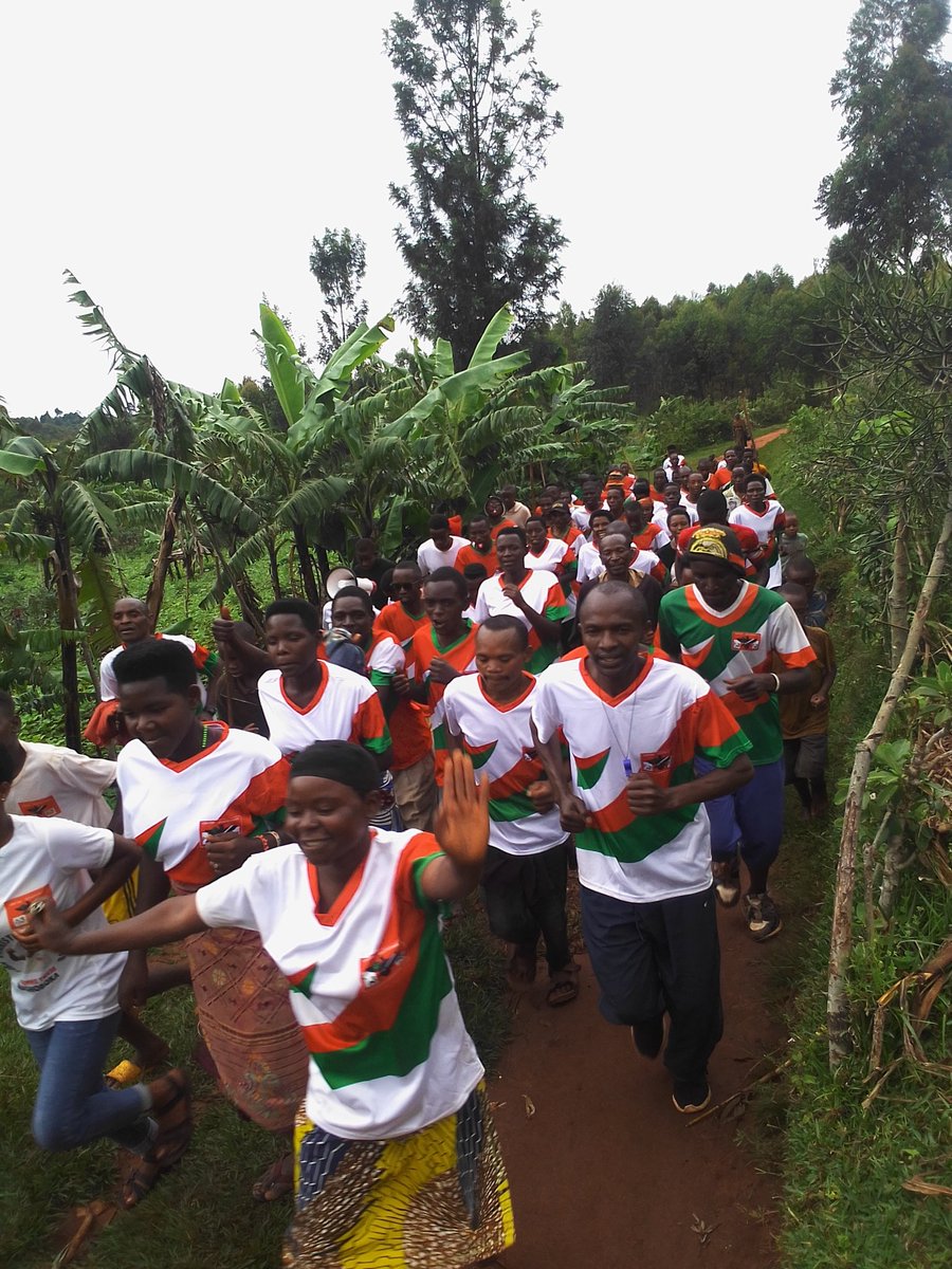InkonaRyansoro's tweet photo. Cérémonies de démonstration de force des #Imbonerakure de la commune #Ryansoro zone #Rweza ce samedi 29.04.2023.Avant cela,des travaux communautaires sur la colline #Ngaruzwa en présence de l'Admicom #Ryansoro et sc du parti #CnddFdd.@CnddFdd @GitegaVutura1 #Burundi https://t.co/AYK4gaLfOy