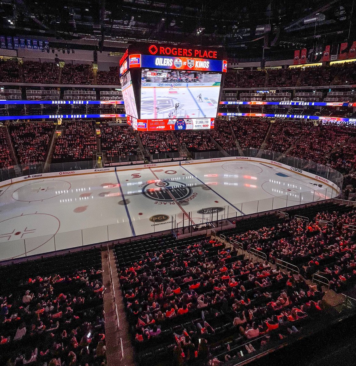 EdmontonOilers's tweet photo. 30,000 strong in @IceDistrict 😍 https://t.co/2P0H0KVlH7