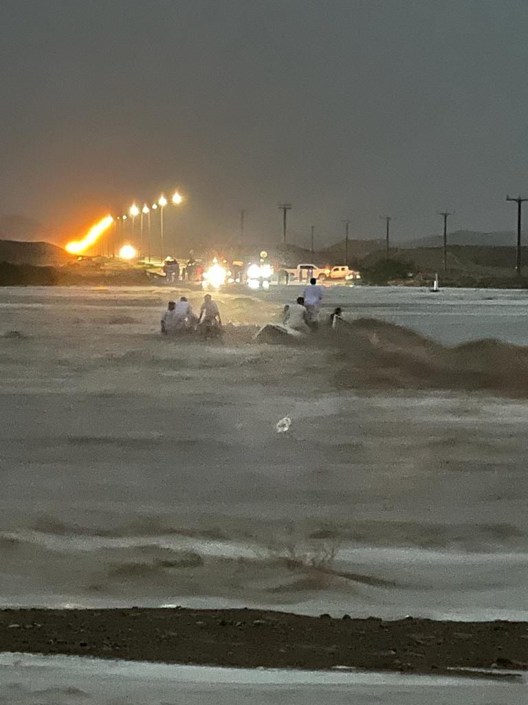 #جسر_وادي_البطحاء 
اللهم عجل بإنشاءه...
<a href="/Oman_GC/">التواصل الحكومي</a> 
<a href="/mtcitoman/">وزارة النقل والاتصالات وتقنية المعلومات</a> 
<a href="/_harith_hhhs/">حارث السيفي 🌟🌧️</a> 
<a href="/Jaalan_photo/">جعلان بني بوعلي ( سلطنة عُمان )</a>