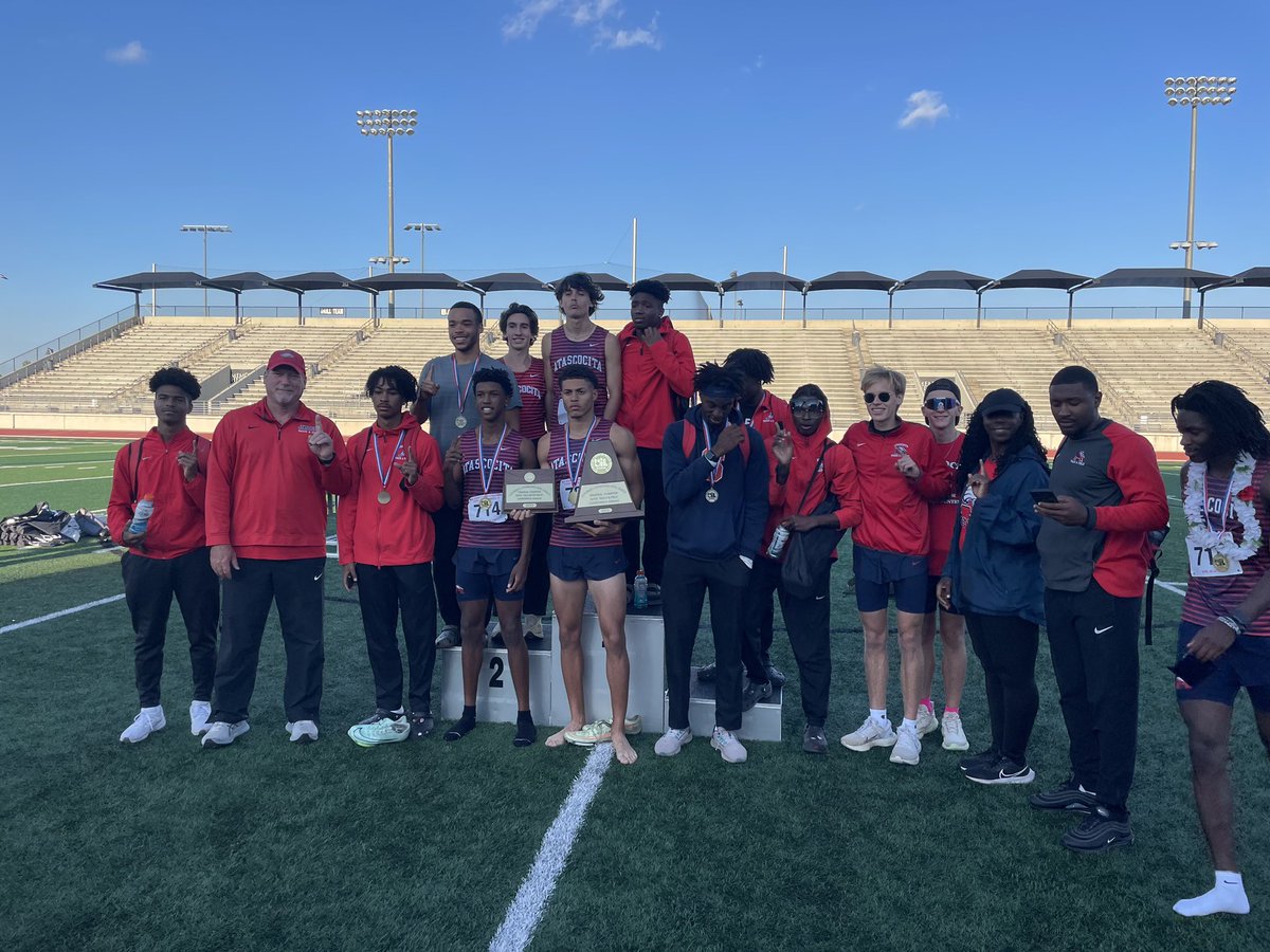 THANK GOD    STATE BOUND 🚨🚨
4x1 , 400, 4x4 🔥🔥🔥
REGIONAL CHAMPS 
SEE YALL IN AUSTIN 🫡