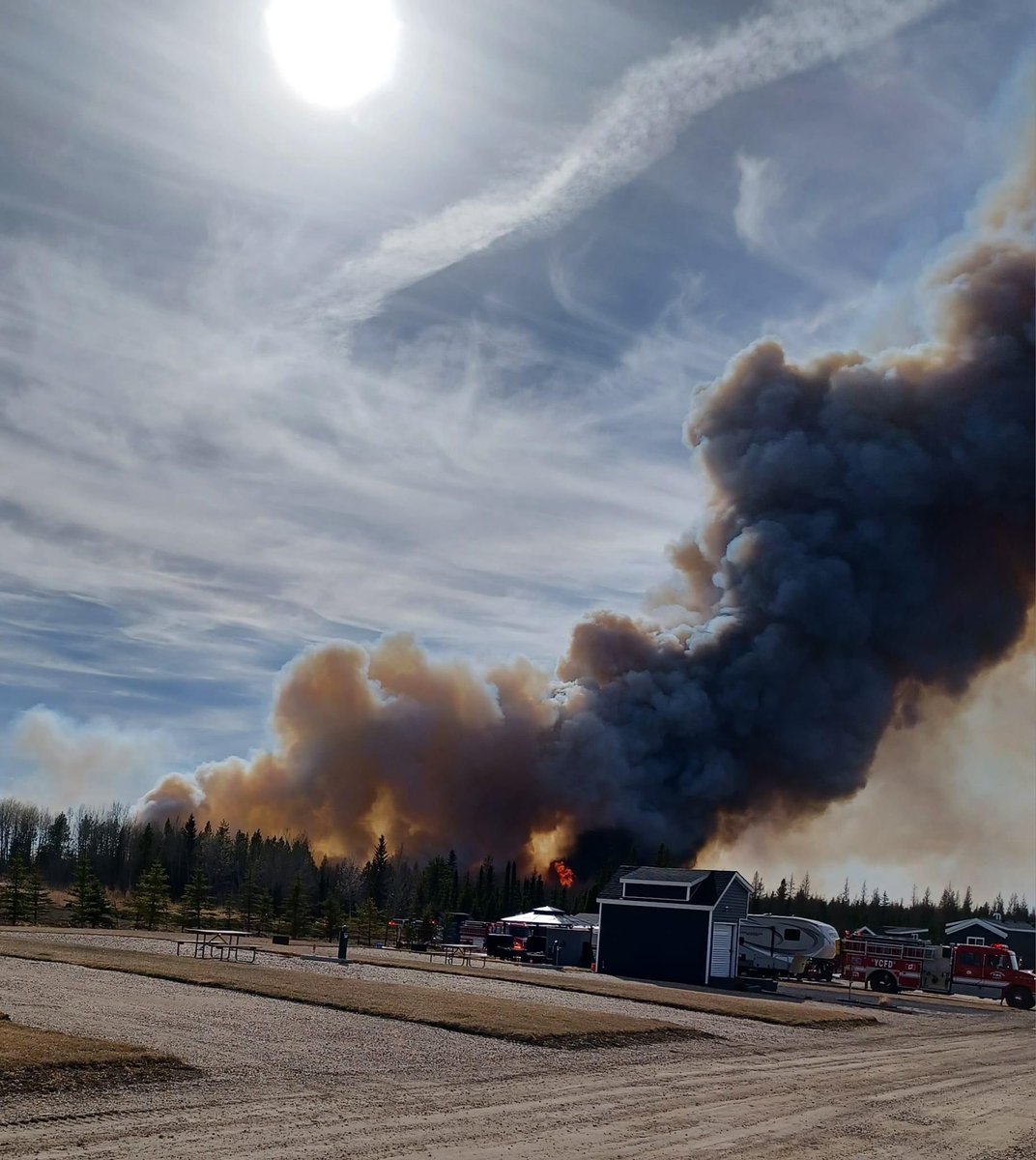 kevinddouglas's tweet photo. This isn’t what I meant when I said “I hope the course doesn’t burn up today”…. https://t.co/xqmCSxL9jN