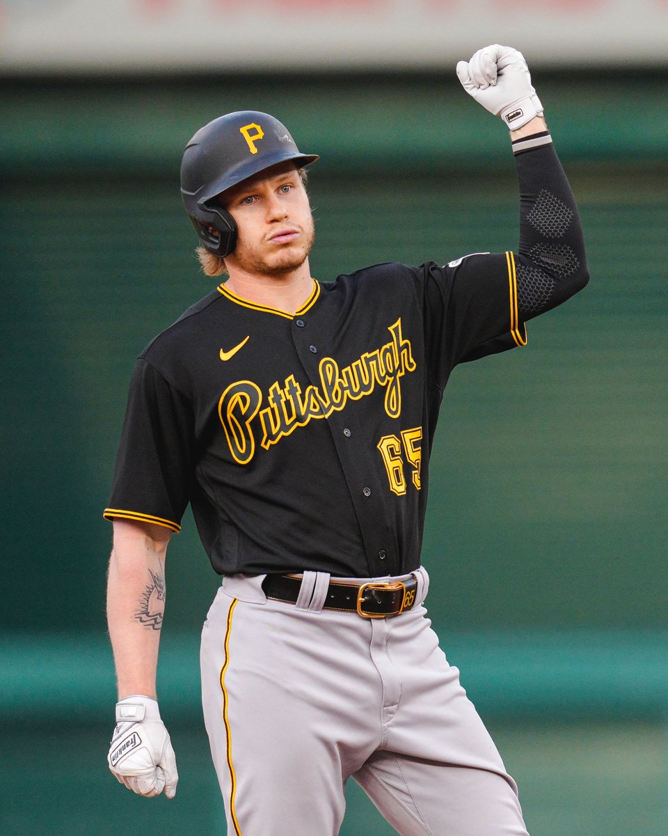 Pirates's tweet photo. Raise your hand if your team has 20 wins 🙋‍♂️ https://t.co/fhn2cL7jmk