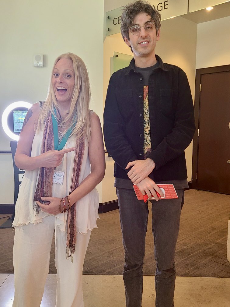 NavigateFate's tweet photo. With @HamiltonMorris at https://t.co/WME55nuE7m 

We swapped wardrobe colors today!

Hamilton you’ve a complimentary reading, if you’d like one, as a thank you for your work and contribution to psychedelic research ..and keeping us entertainingly informed https://t.co/qZHfH11b9j