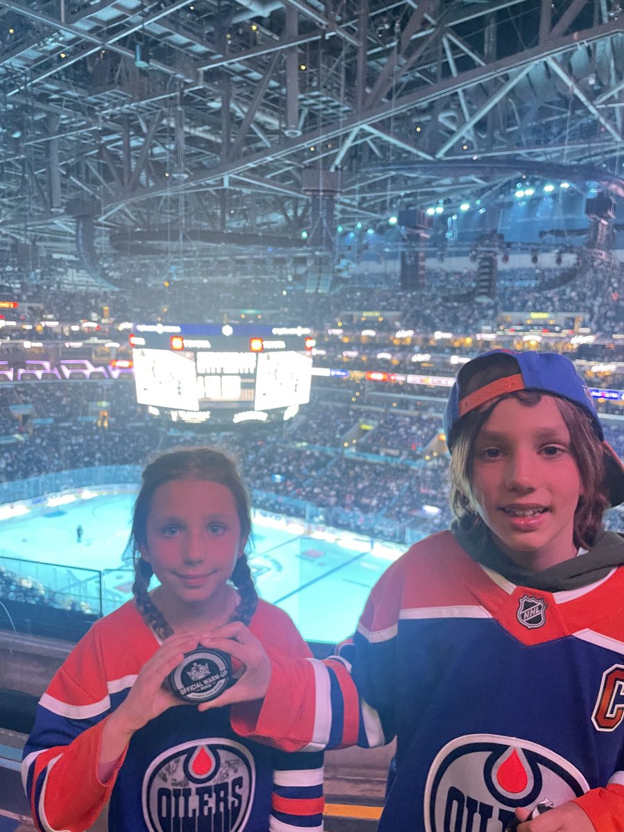 Brad Stebner (@stebs444) on Twitter photo Thanks ā¦<a href="/TonyBrarOTV/">Tony Brar š</a>ā©. Found us at the ā¦<a href="/EdmontonOilers/">Edmonton Oilers</a>ā© game in LA and delivered a puck to the kids. Made their day !! Go Oilers Go #Oilers Thanks ā¦<a href="/TonyBrarOTV/">Tony Brar š</a>ā©. Found us at the ā¦<a href="/EdmontonOilers/">Edmonton Oilers</a>ā© game in LA and delivered a puck to the kids. Made their day !! Go Oilers Go #Oilers
