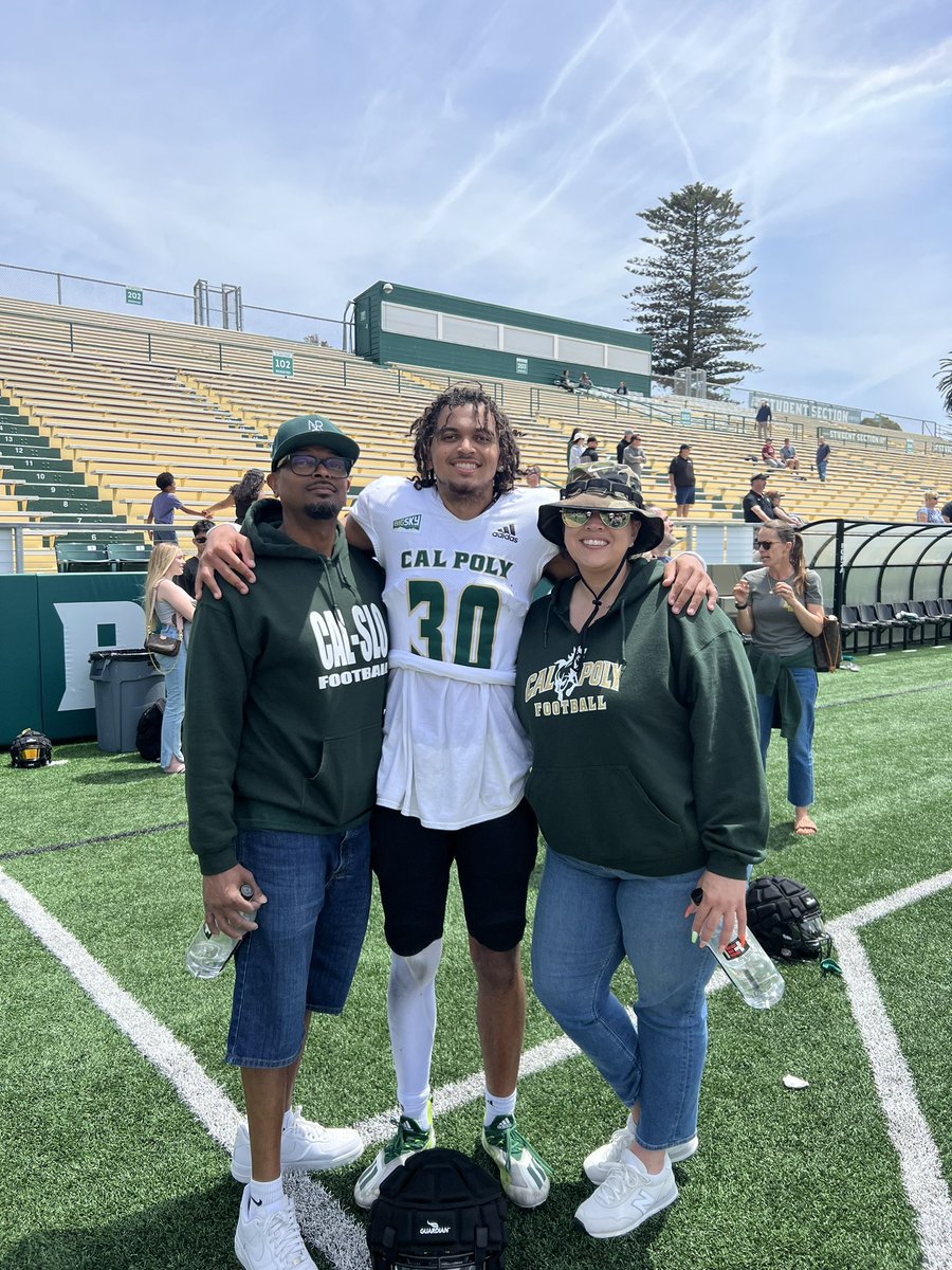 Spring ball 🏈 
Boston had a good game 💚💛 #calpolyslo #theclimb #30