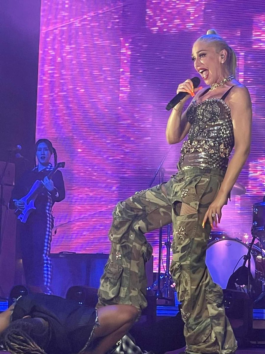 iloveBlakexGwen's tweet photo. Gwen Stefani || West Palm Beach, FL || #SaveOurMusiciansFoundation 4/29/2023
πΈ: Yvonne Quilles Sweet https://t.co/D7YeQURumh