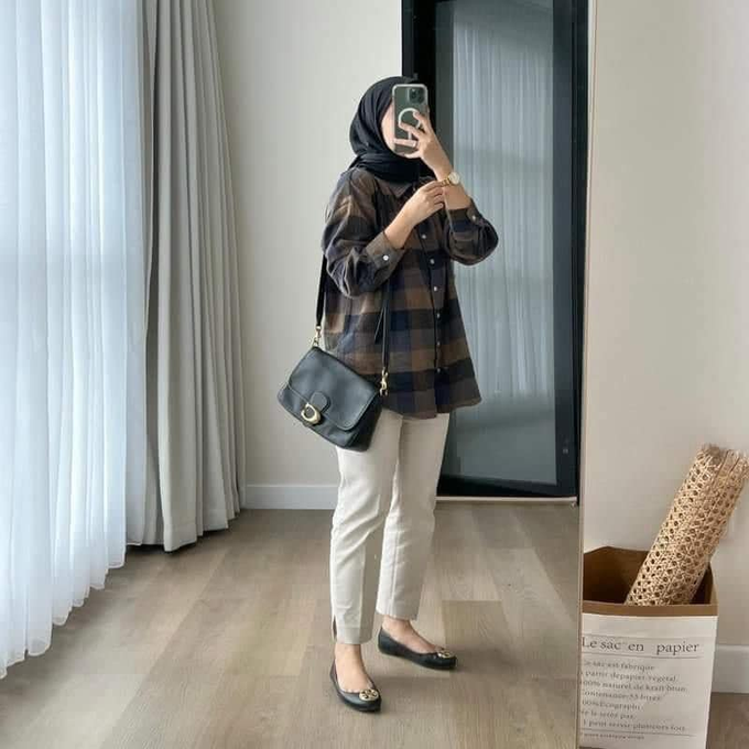 Found this hidden gem selling loose &amp; ironless plaid blouse and omgg, all below than RM20!! So cuteeee, I wanttt!!🥺