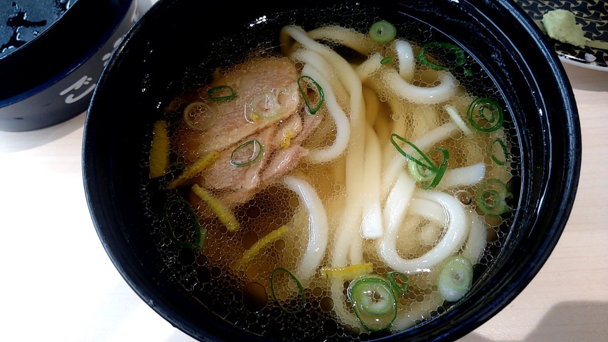 rin_degree's tweet photo. 寿司屋でうどんばっか食べる人、いると思います https://t.co/kagHjIPWfJ