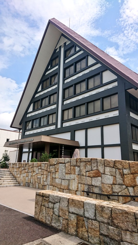 漢方薬でよく聞くダイオウの葉っぱの大きさを初めて知って、薬草図の美しさに癒されて、薬問屋に興奮して、建物のかわいさにキュンとなるくすり博物館です。
https://t.co/f0Pp1xGx0a https://t.co/53P2s8myPq