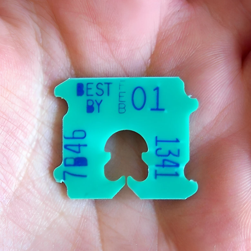 DailyBee3's tweet photo. Most of us use these items all the time, but we've been using them all wrong. Here are all the sneaky details that'll help you get the most out of everyday objects.
