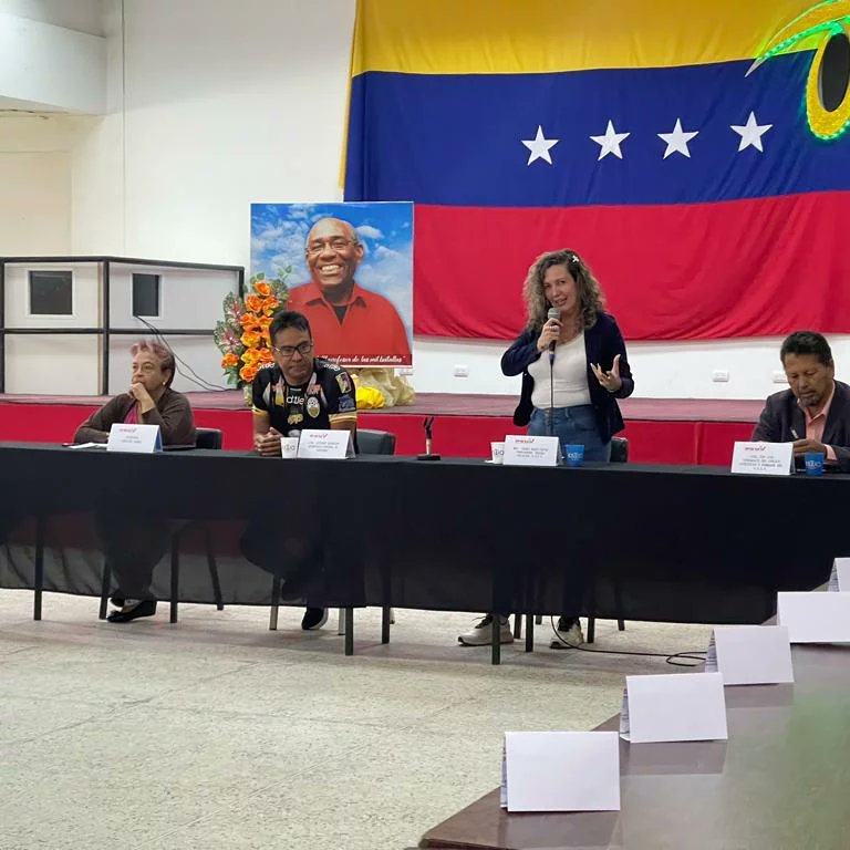 PsuvOrgTa24's tweet photo. 🚩Encuentro de trabajo con los coordinadores municipales de #Educación del #PSUVTáchira @NicolasMaduro @dcabellor @FreddyBernal @PartidoPSUV @PSUVTachira https://t.co/YeJZD3lv0q