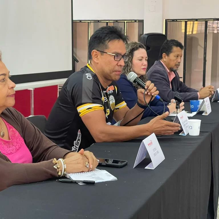 PsuvOrgTa24's tweet photo. 🚩Encuentro de trabajo con los coordinadores municipales de #Educación del #PSUVTáchira @NicolasMaduro @dcabellor @FreddyBernal @PartidoPSUV @PSUVTachira https://t.co/YeJZD3lv0q