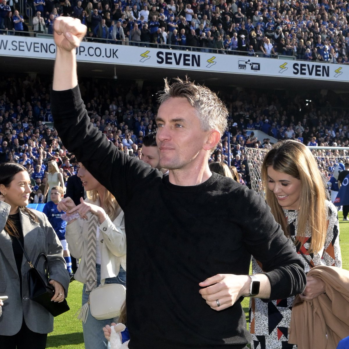 Ipswich Town tweet media