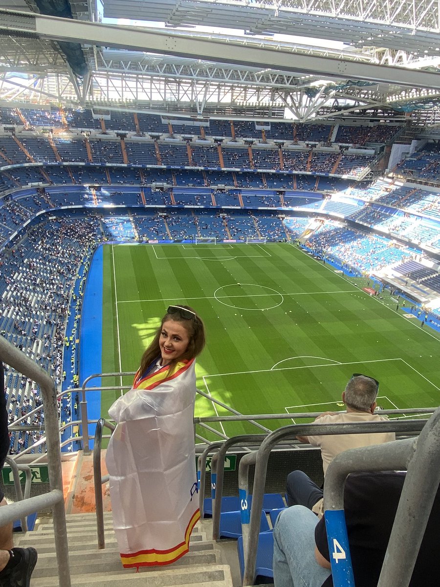 katie_02x's tweet photo. Lil miss madridista 💜🤍💛 https://t.co/HO1qv8tA6u