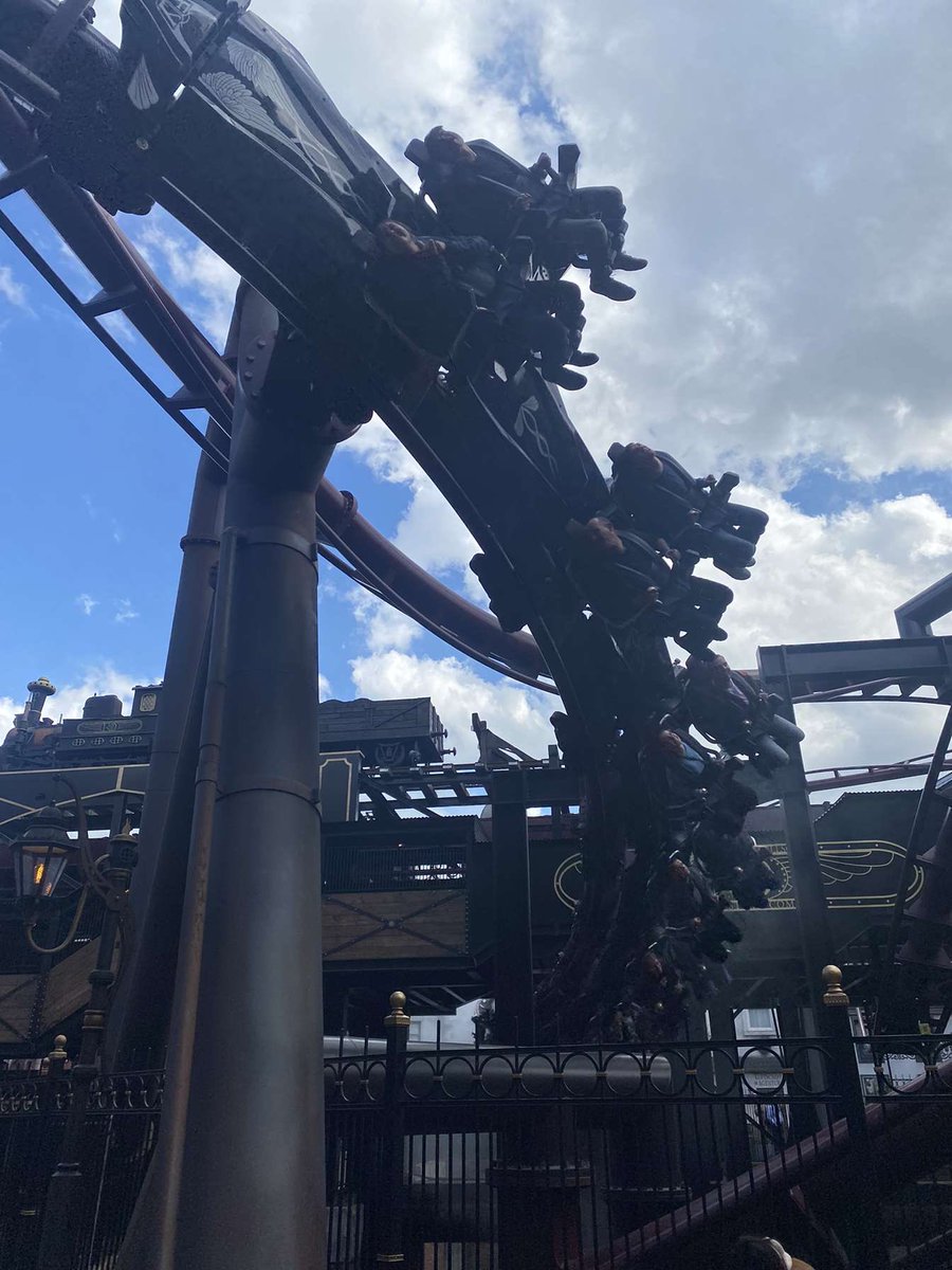 lyd_wh003's tweet photo. Phantasialand you was well worth getting up for at 5 in the morning 🫶🎢🎠🇩🇪#Erasmus23 https://t.co/t2DxBEON63