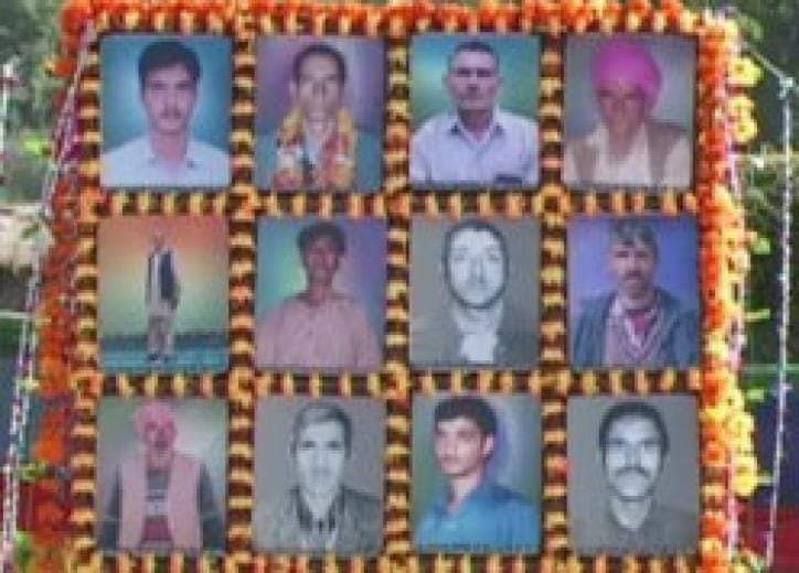 wazir_akhil's tweet photo. ||धर्म पूछ कर मारा गया||
We remember 35 Hindus' who were killed on 30 April 2006 in which 22 are from Kulhand area of Doda & 13 from Basantgarh of Udhampur.
#HinduGenocideInJammu #DodaMassacre #JammuFiles https://t.co/EsXgnSHlWS